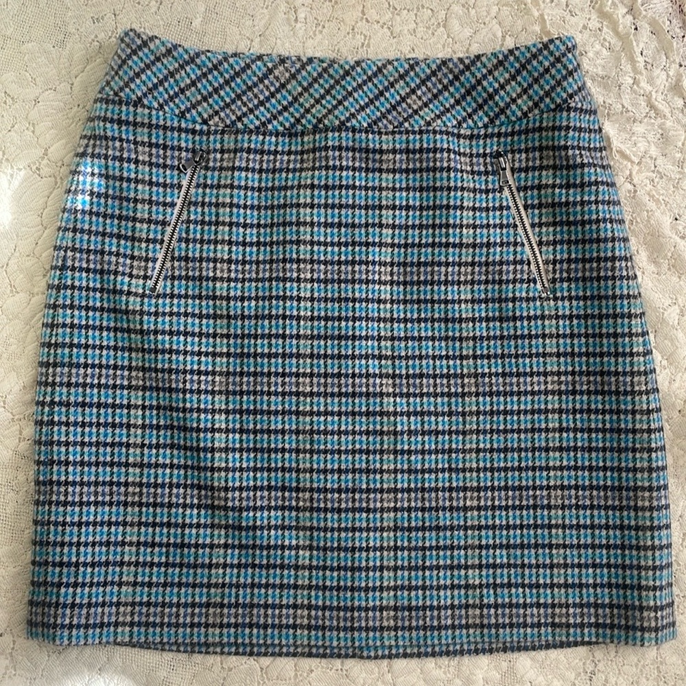 Talbots Petites blue houndstooth skirt with pockets